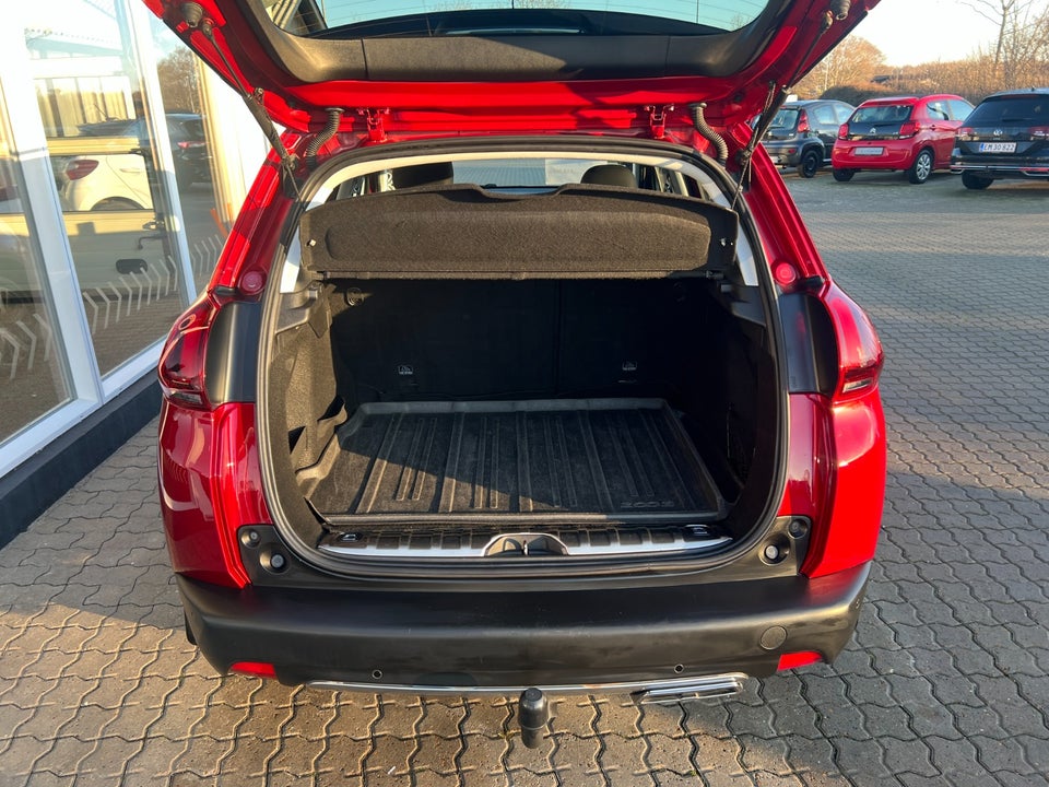 Peugeot 2008 1,6 BlueHDi 120 GT Line Sky 5d