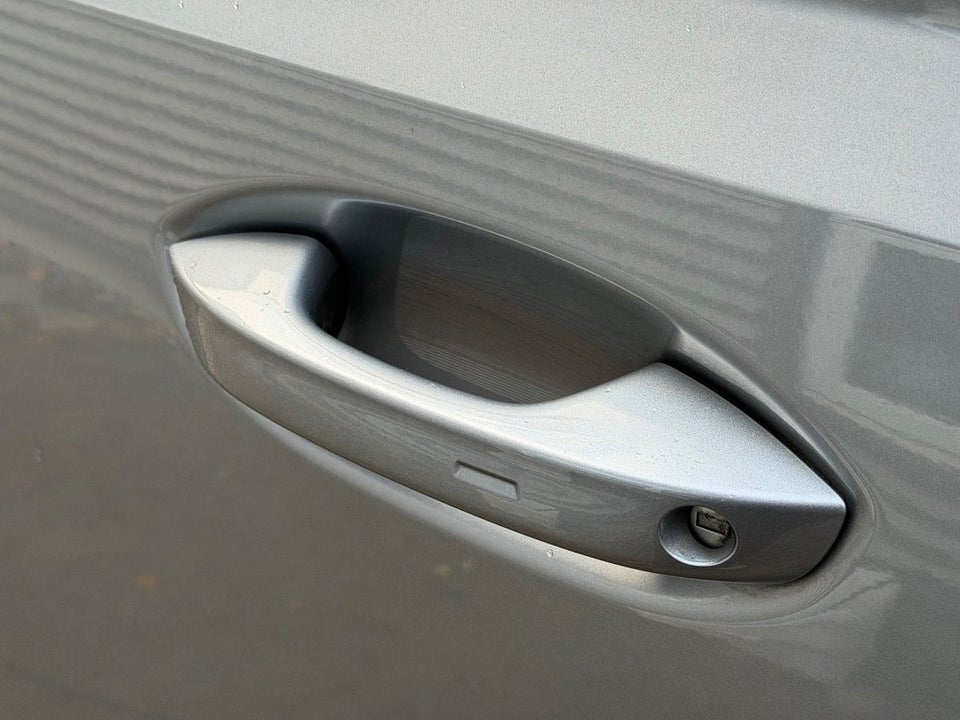 VW ID.Buzz 77 Pro SWB 5d