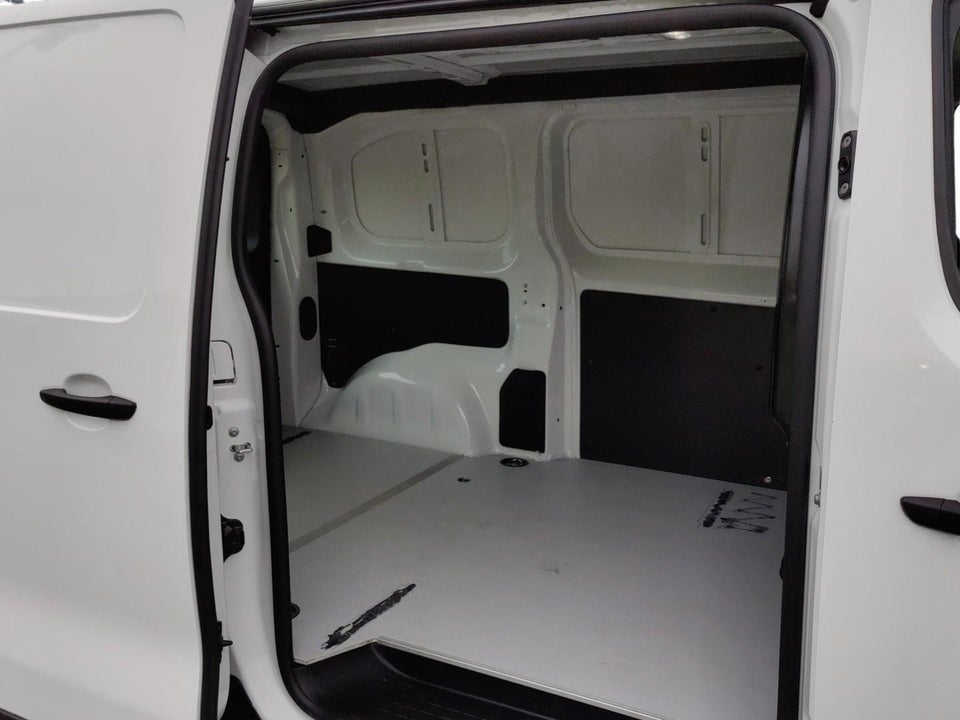 Toyota ProAce 75 Medium Base++