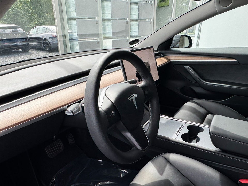 Tesla Model 3 Long Range AWD 4d