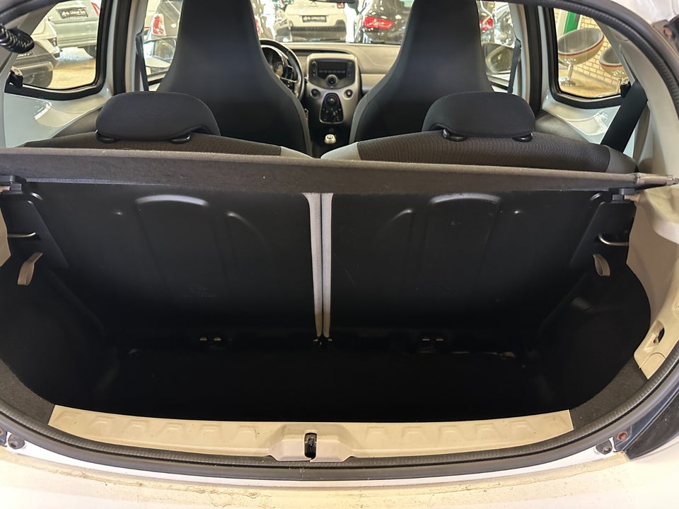 Toyota Aygo 1,0 VVT-i x-play 5d