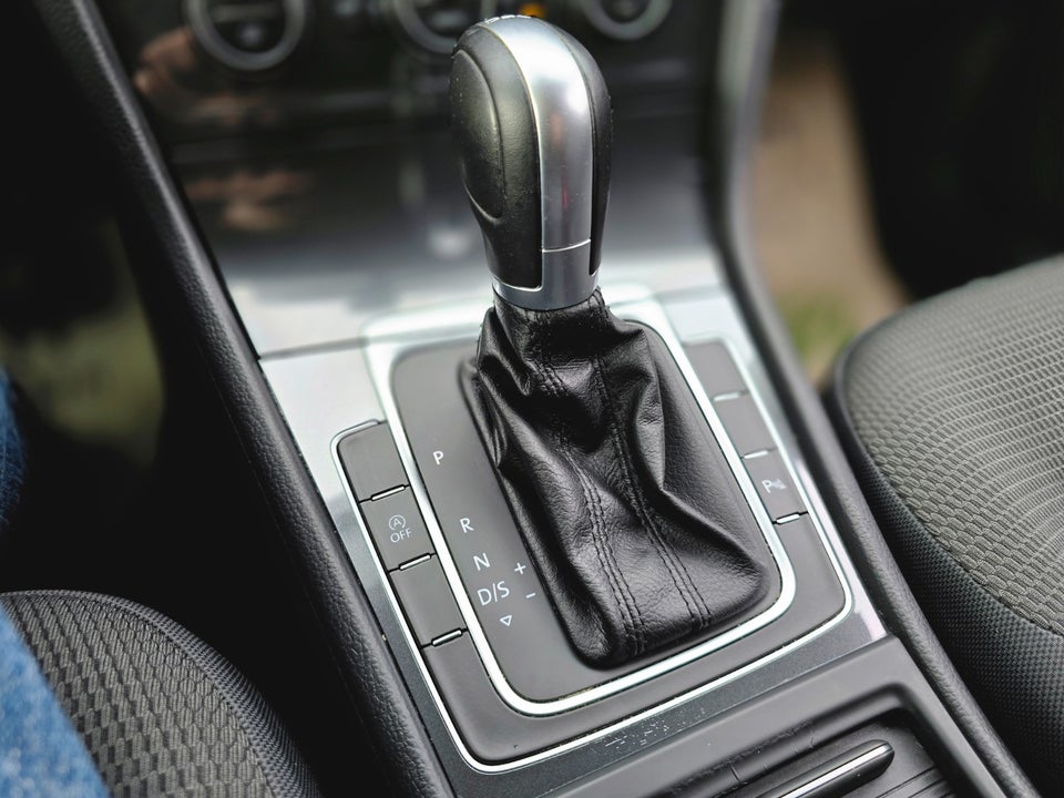 VW Golf VII 1,5 TSi 130 Comfortline DSG 5d