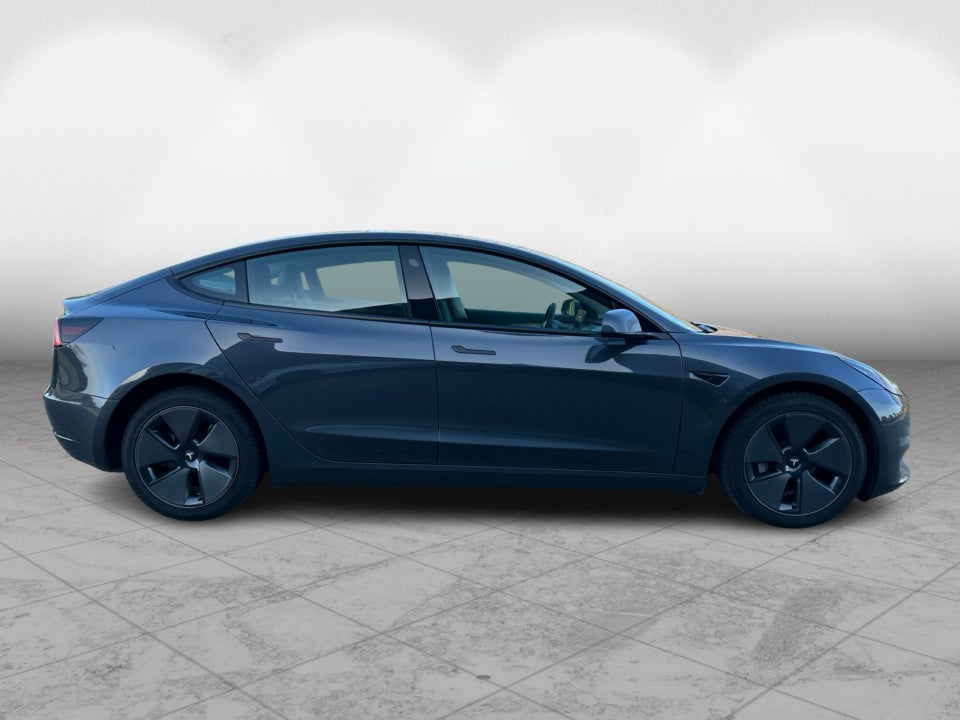 Tesla Model 3 Long Range AWD 4d