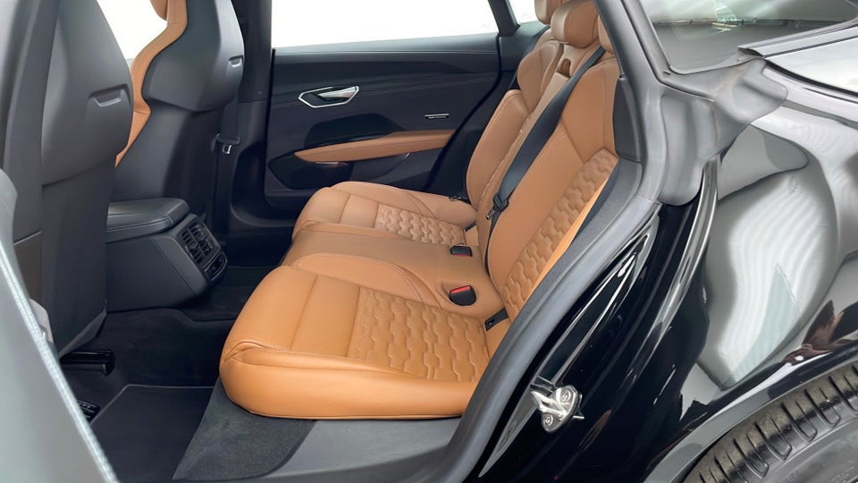 Audi RS e-tron GT quattro 4d