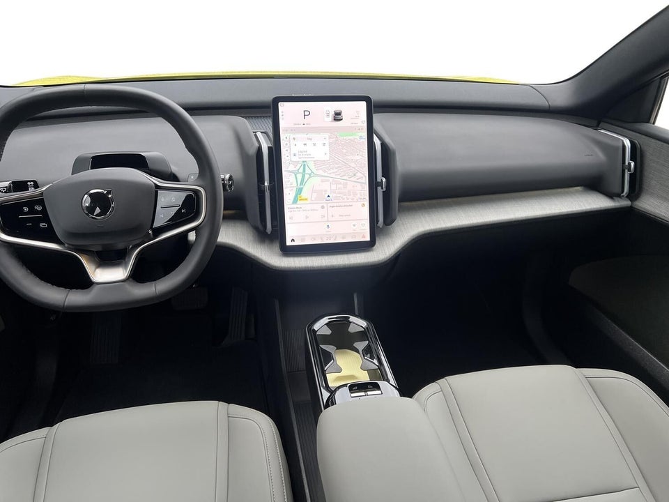 Volvo EX30 Extended Range Plus 5d