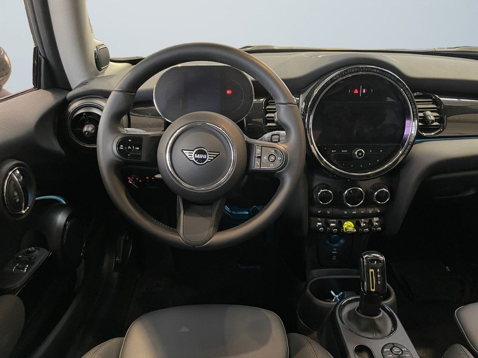 MINI Cooper SE Classic Trim 3d