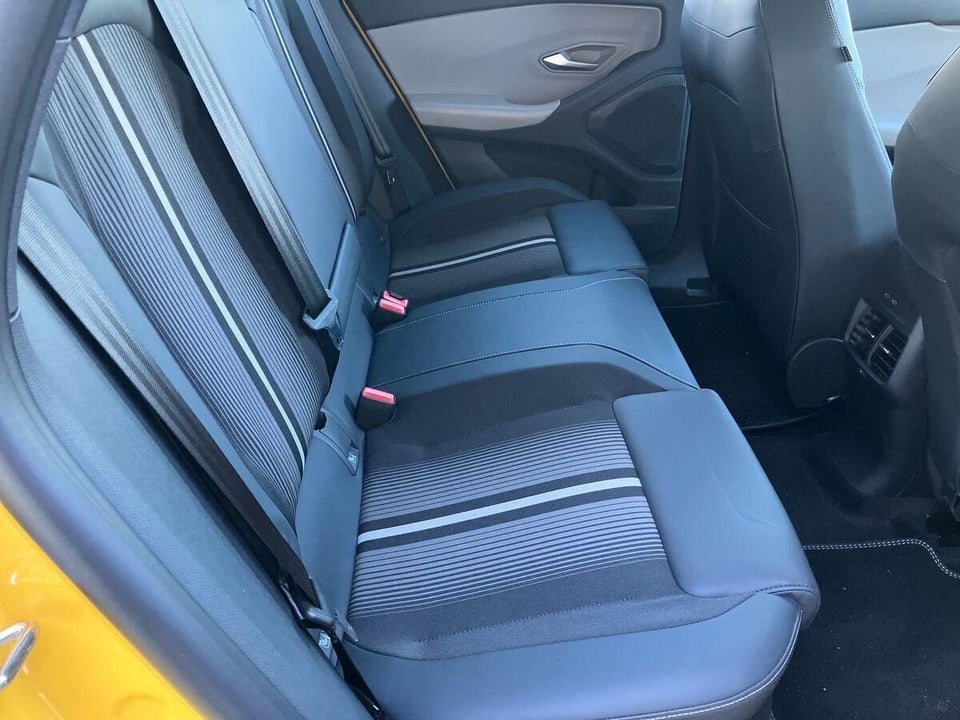 Ford Capri 77 Select Extended Range 5d