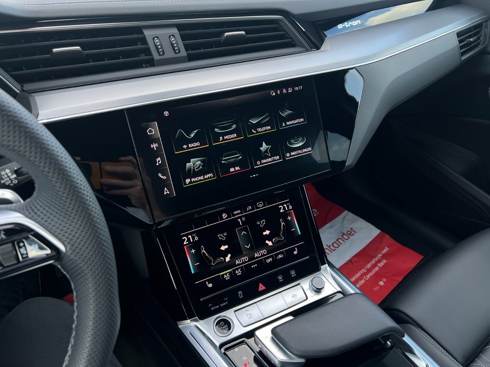 Audi e-tron 55 S-line quattro 5d