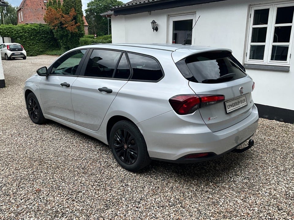 Fiat Tipo 1,4 16V Street SW 5d
