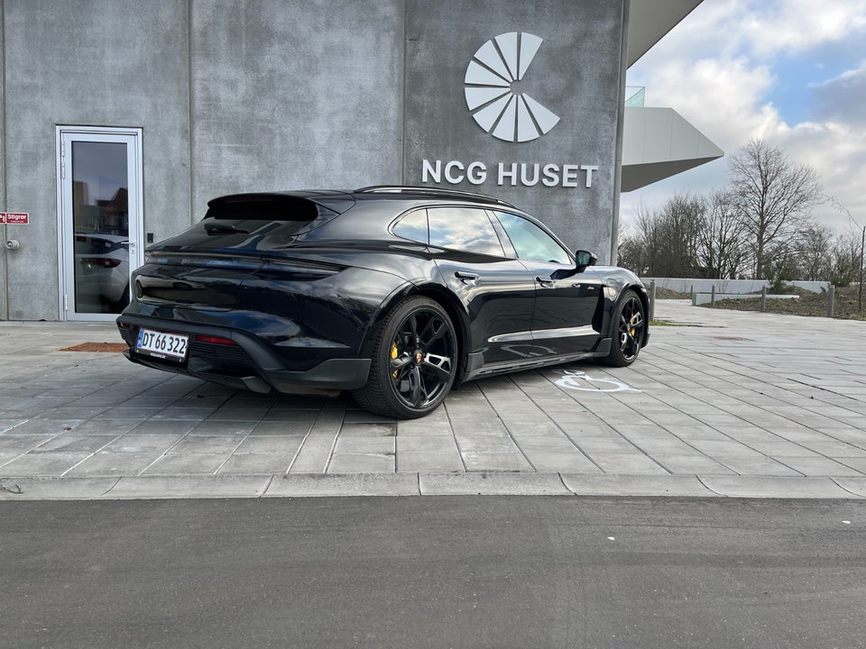 Porsche Taycan Turbo S Performance+ Cross Turismo 5d