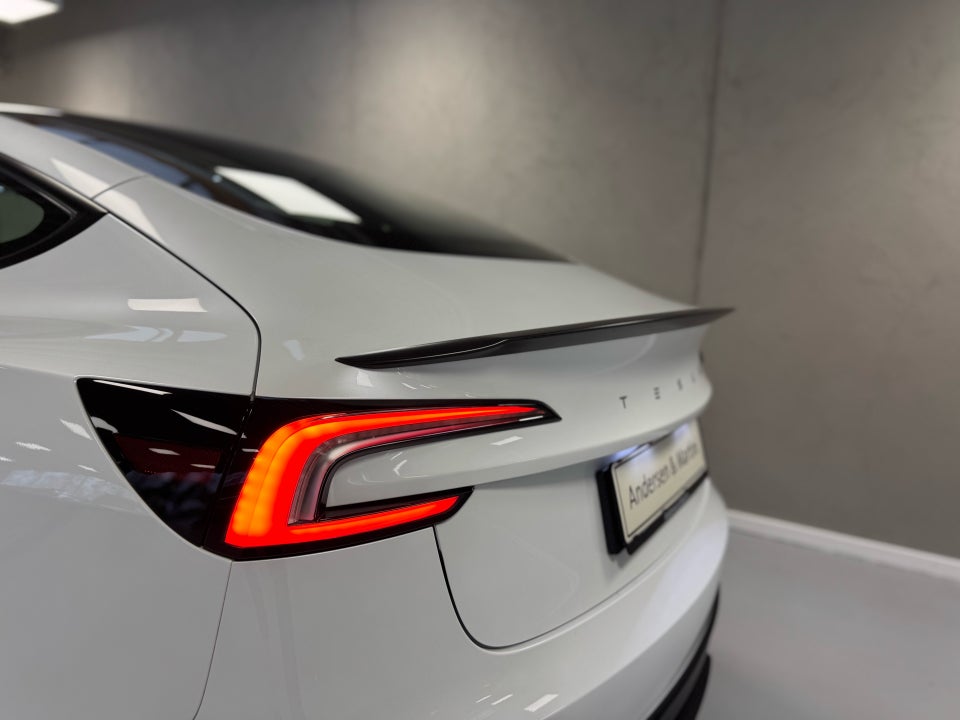 Tesla Model 3 Performance AWD 4d