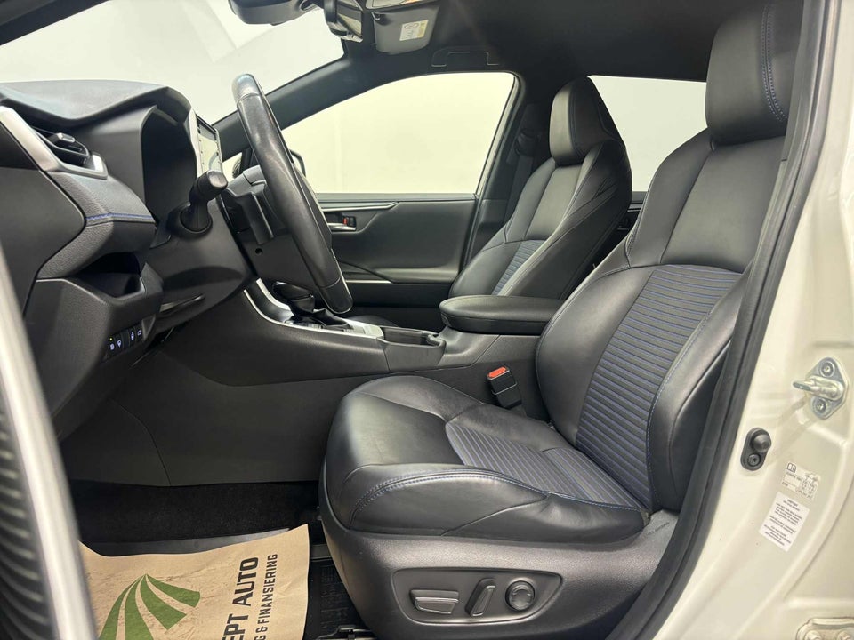 Toyota RAV4 2,5 Hybrid H3 Style Smart MDS 5d