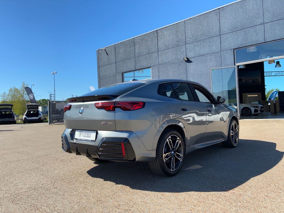 BMW iX2 eDrive20 M-Sport 5d