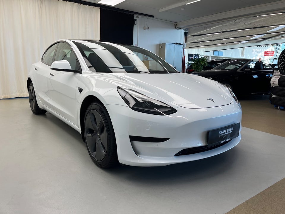 Tesla Model 3 Standard Range+ RWD 4d