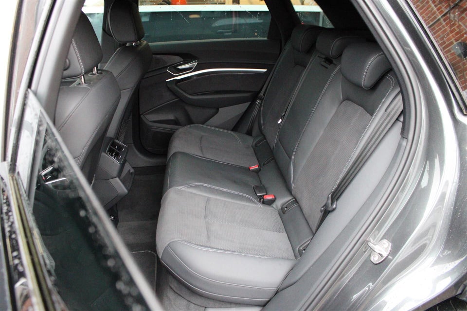 Audi e-tron 55 S-line quattro 5d