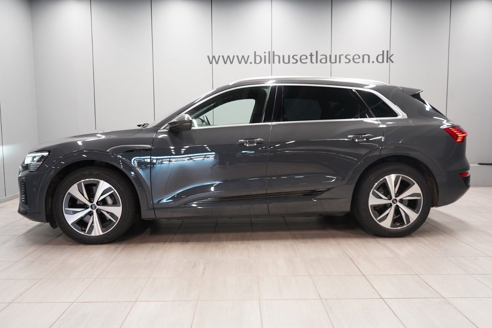 Audi Q8 e-tron 55 S-line quattro 5d