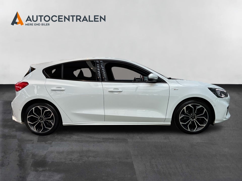 Ford Focus 1,5 EcoBoost ST-Line 5d