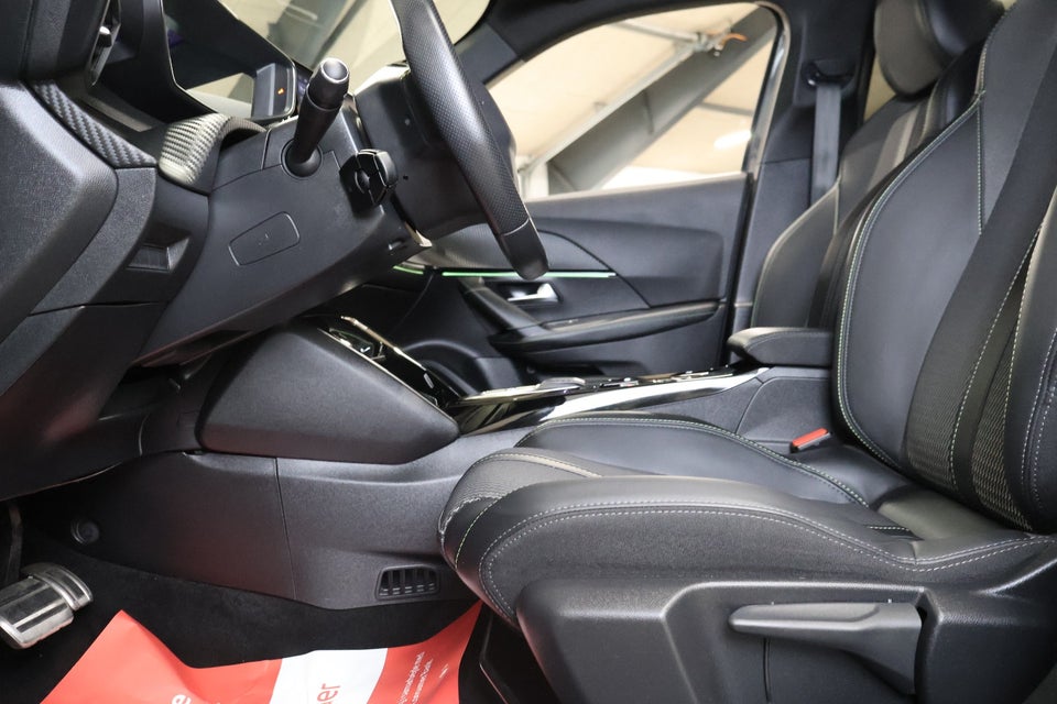 Peugeot e-2008 54 GT 5d