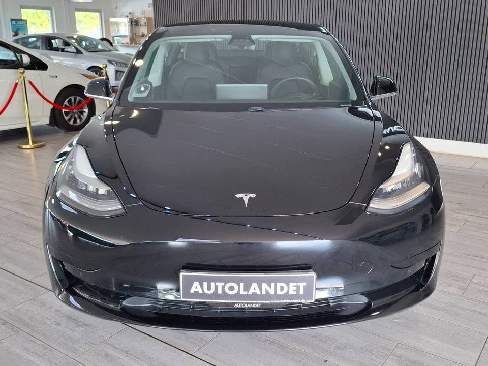 Tesla Model 3 Standard Range+ RWD 4d