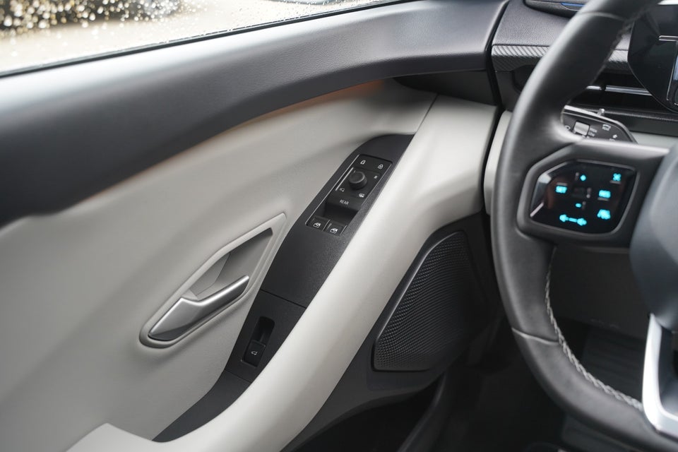 Ford Explorer 79 Premium Extended Range AWD 5d