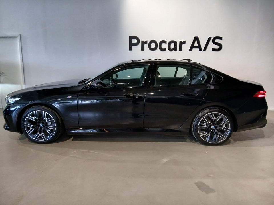 BMW i5 eDrive40 Fully Charged M-Sport 4d
