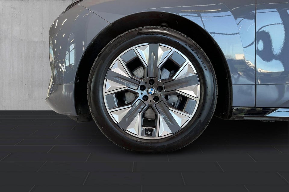 BMW iX xDrive60 Sport Line 5d