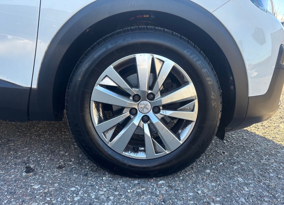 Peugeot 3008 1,2 e-THP 130 Allure 5d