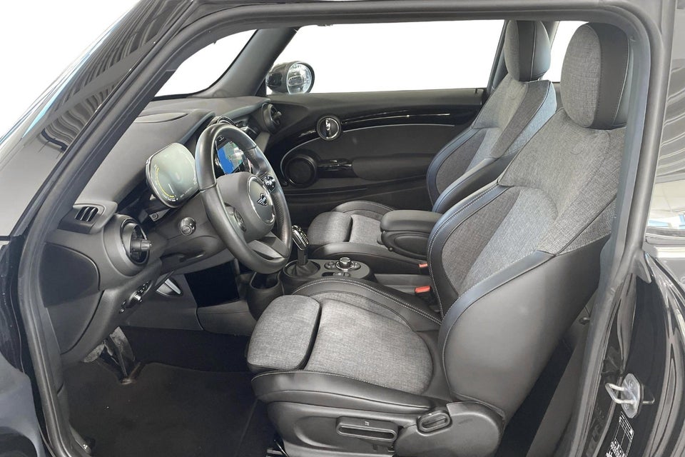 MINI Cooper SE Classic Trim 3d