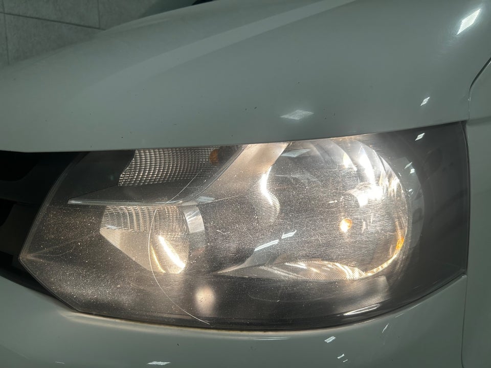 VW Transporter 2,0 TDi 140 Kassevogn kort