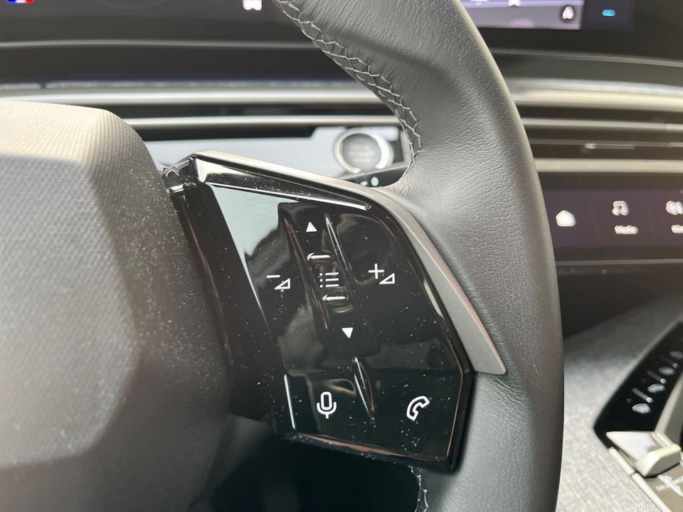 Peugeot e-5008 77 Allure Pack 7prs 5d