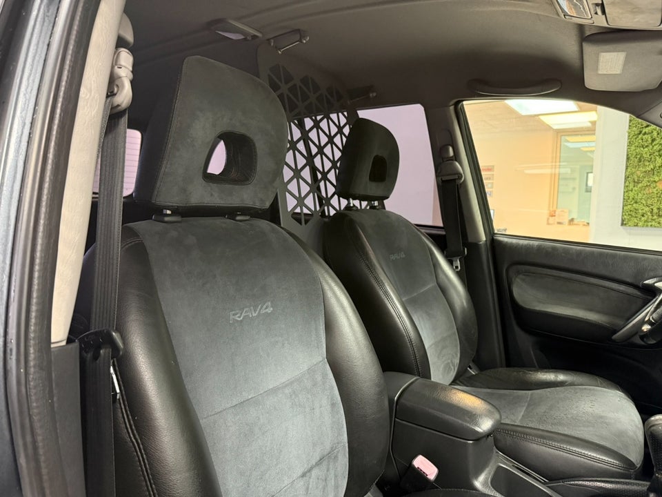 Toyota RAV4 2,0 VVT-i 4x4 5d