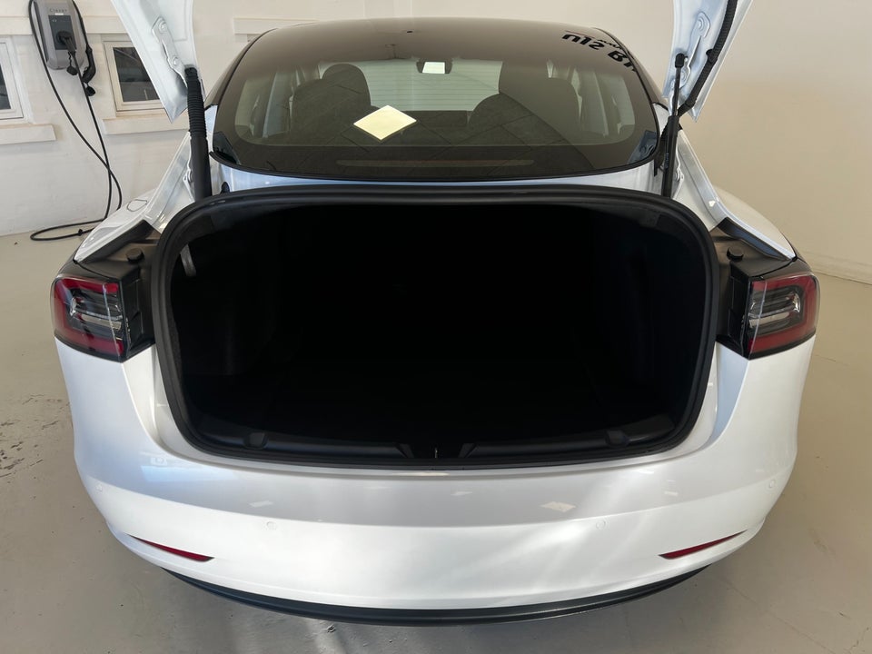 Tesla Model 3 Standard Range+ RWD 4d