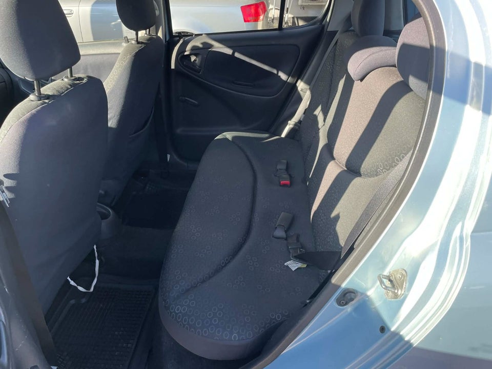 Toyota Yaris 1,0 Terra 5d