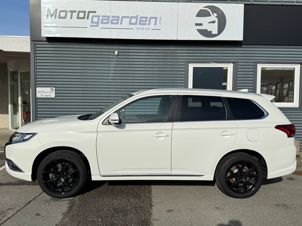 Mitsubishi Outlander 2,4 PHEV Intense CVT 4WD 5d