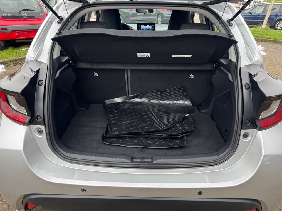 Toyota Yaris 1,5 Hybrid H1 e-CVT 5d