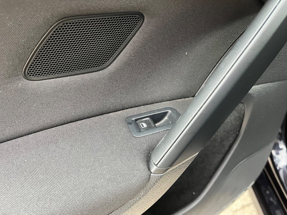 VW Golf VII 1,2 TSi 105 Comfortline Variant BMT 5d