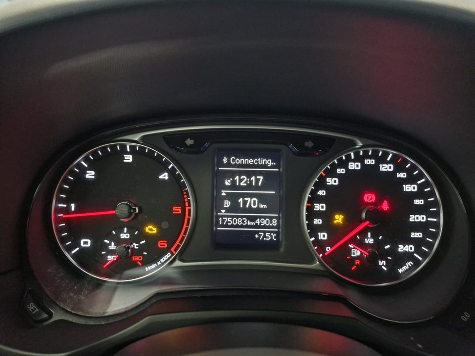 Audi A1 1,6 TDi 105 Attraction Sportback 5d