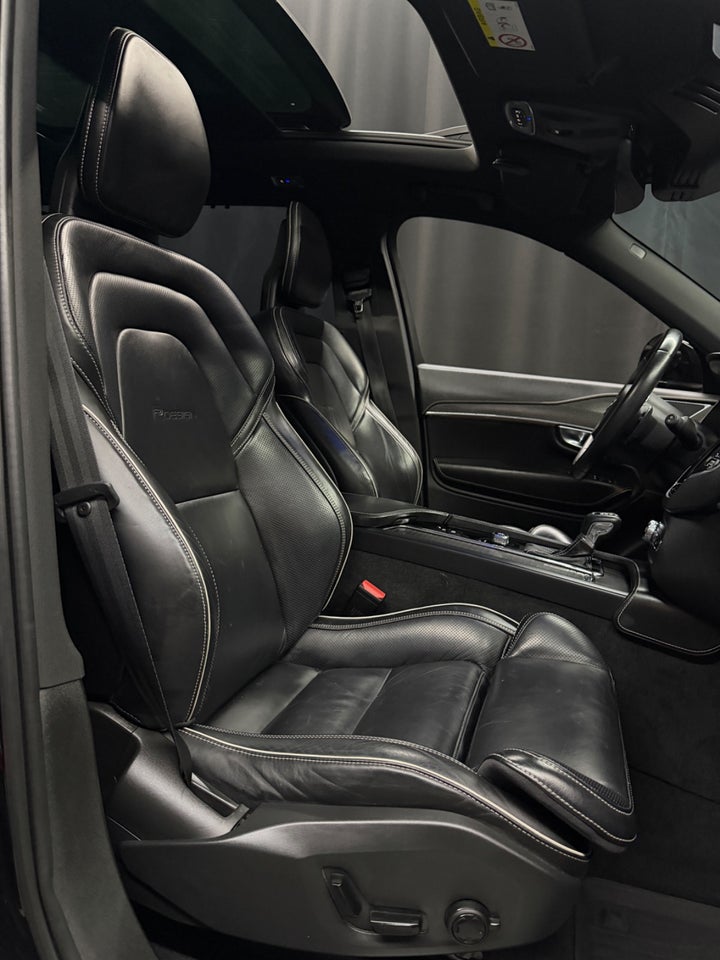Volvo XC90 2,0 D5 235 R-Design aut. AWD 7prs 5d