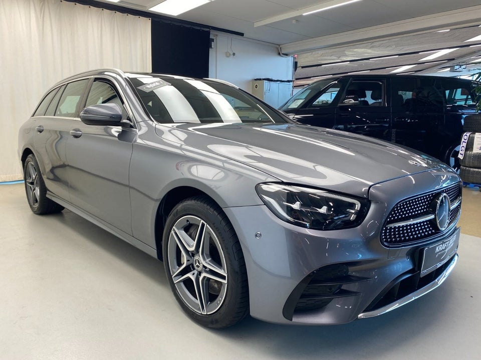 Mercedes E300 de 2,0 AMG Line stc. aut. 4Matic 5d