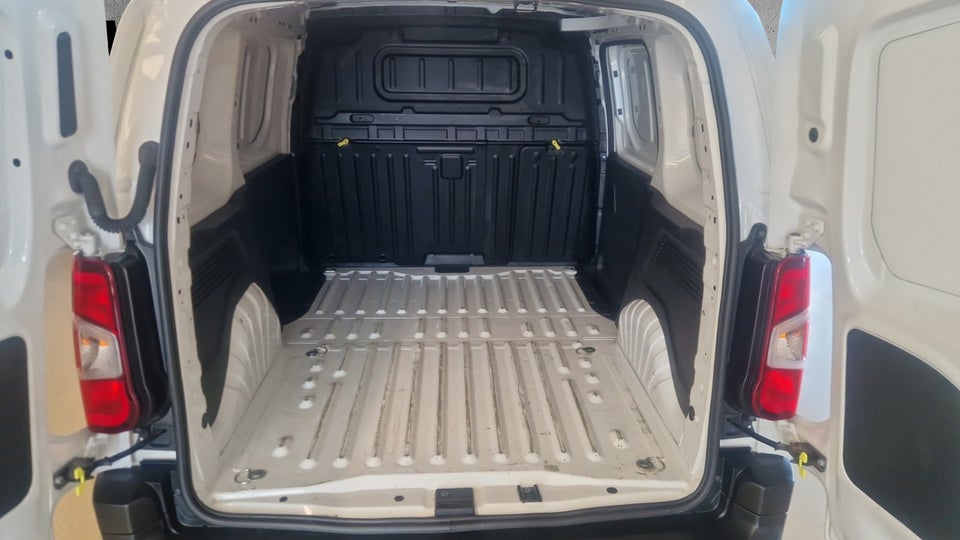 Toyota ProAce City 1,5 D 102 Medium Comfort 5d