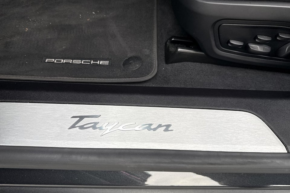 Porsche Taycan Performance+ 4d