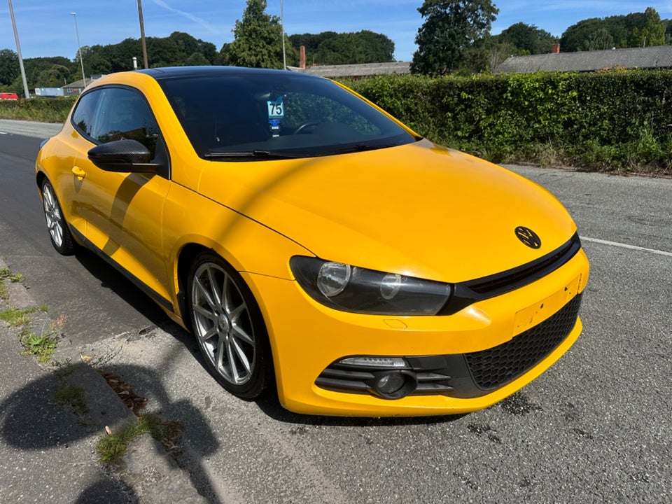 VW Scirocco 2,0 TDi 140 Sport DSG Van 3d