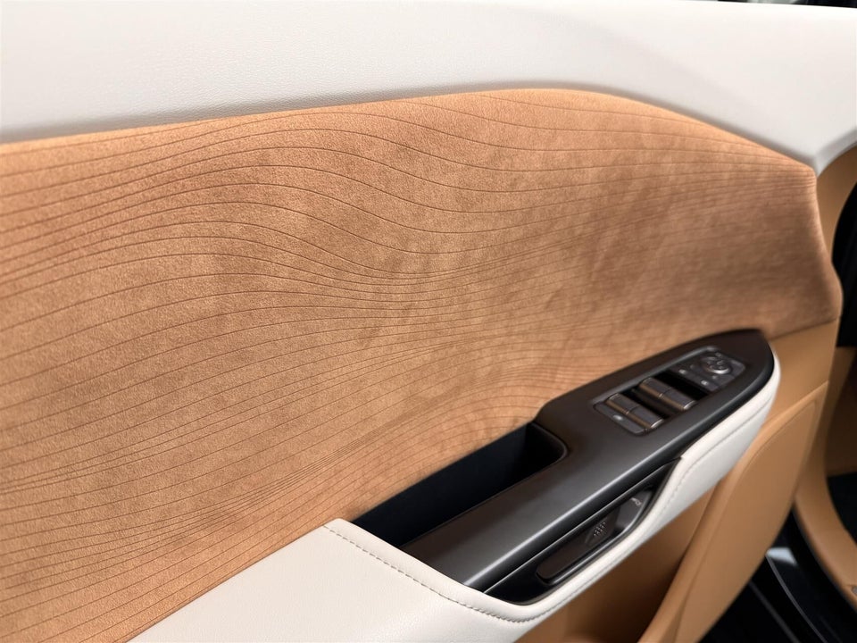 Lexus RZ500e 77 Luxury AWD 5d