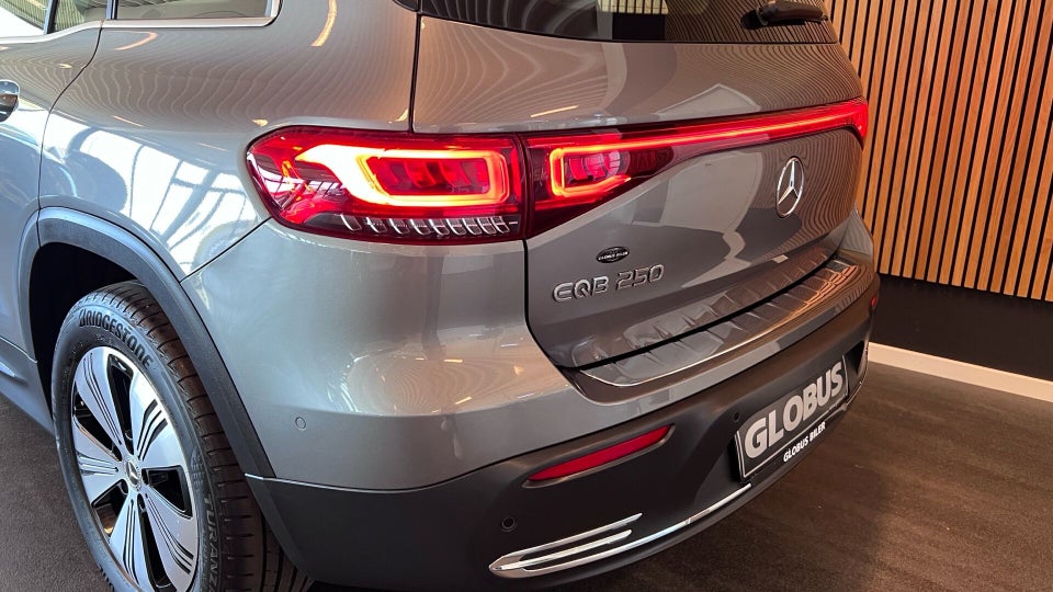 Mercedes EQB250 Progressive 5d