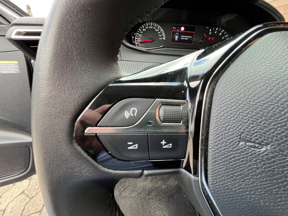 Peugeot 208 1,2 PureTech 100 Allure 5d