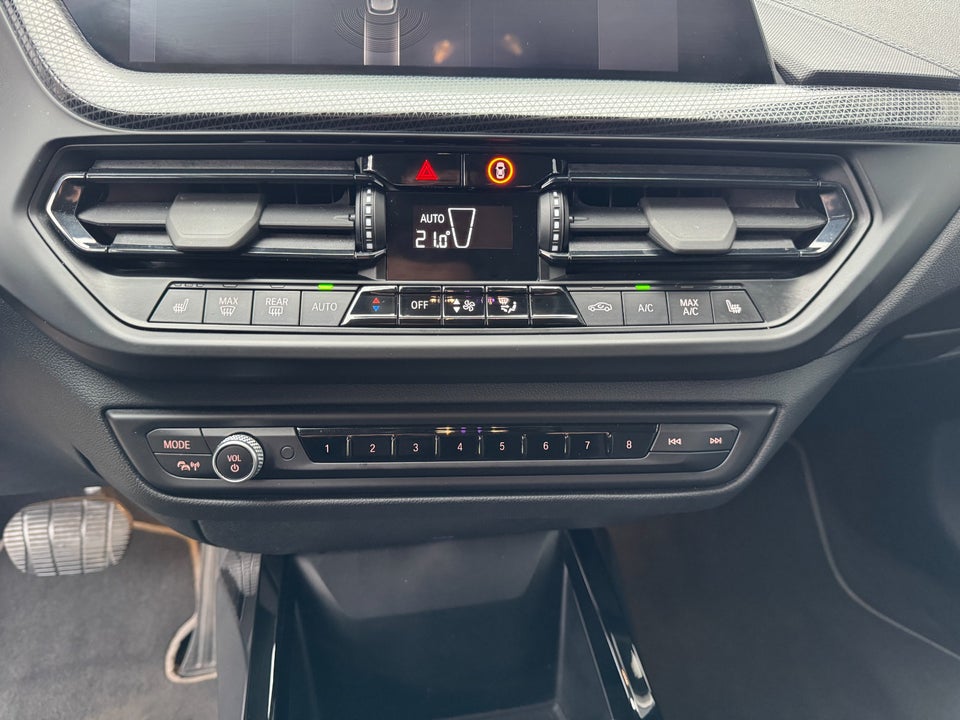 BMW 120i 2,0 Sport Line aut. 5d