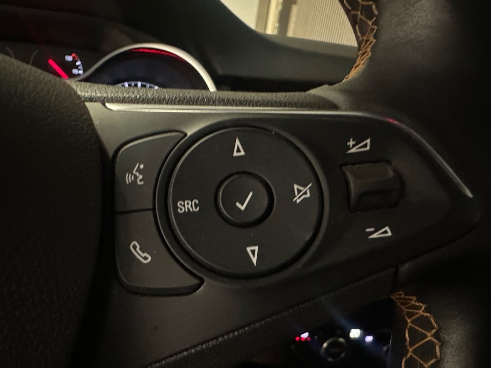 Opel Crossland X 1,2 T 110 Sport 5d