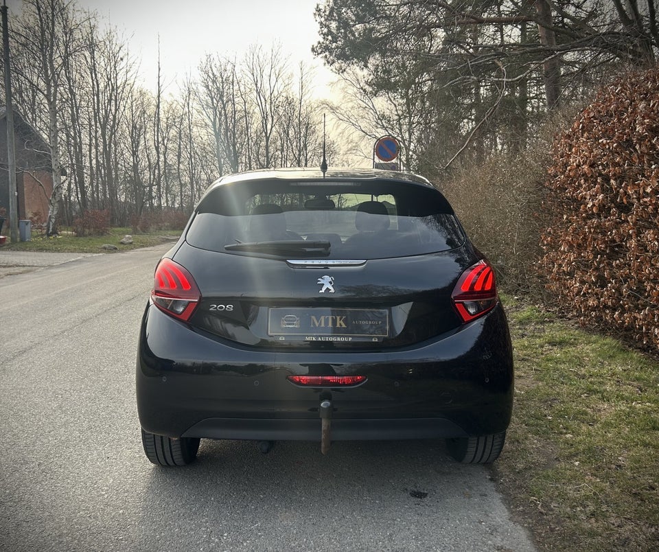 Peugeot 208 1,5 BlueHDi 100 Signature Sky 5d
