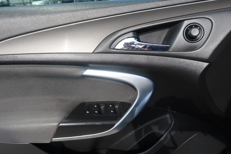 Opel Insignia 1,8 Essentia 5d