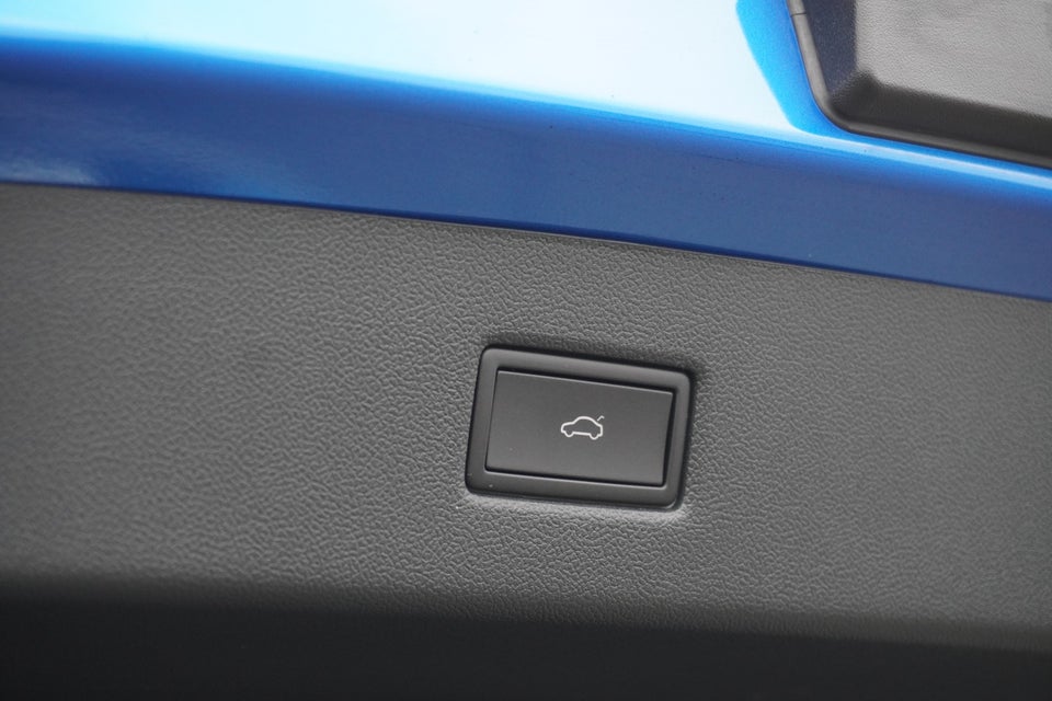 Ford Explorer 82 Premium Extended Range 5d